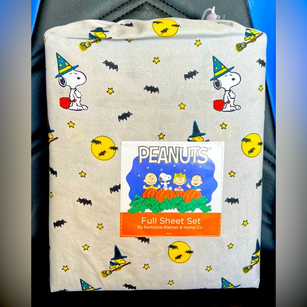 NEW Peanuts Snoopy Woodstock Halloween Witch Wizard Bat Full Sheet Set